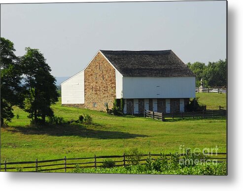 Barn Metal Print featuring the photograph Brian Barn at Gettysburg by Cindy Manero
