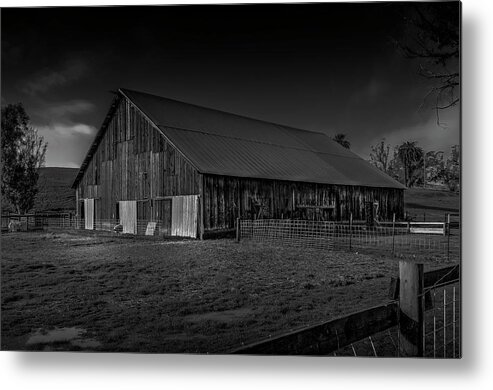 Barn Metal Print featuring the photograph Old Barn #2 by Bruce Bottomley