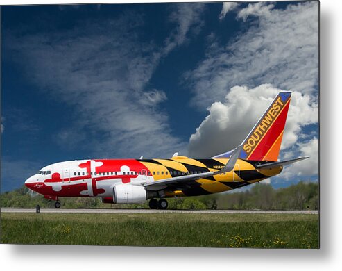 737 Metal Print featuring the photograph 737 Maryland On Take-off Roll by Guy Whiteley