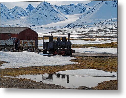 Arctic.snow Metal Print featuring the photograph 79 Degrees North H by Terence Davis