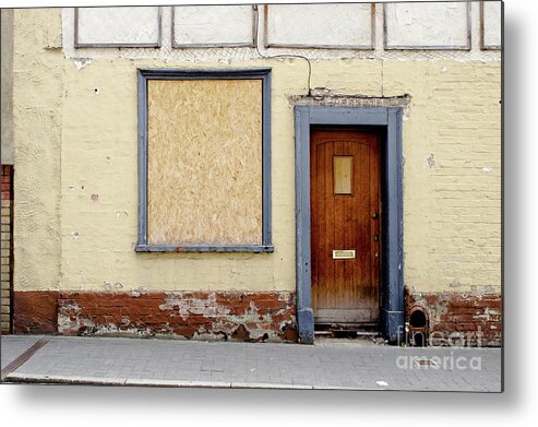 Abandoned Metal Print featuring the photograph A derelict house by Tom Gowanlock