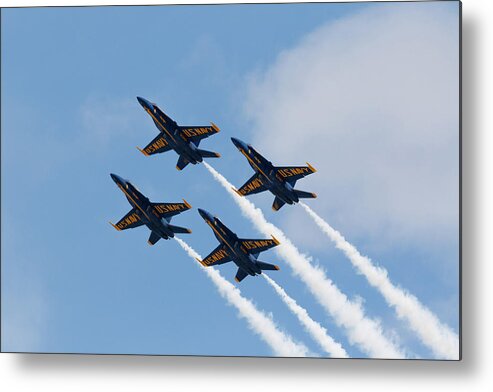  Metal Print featuring the photograph Airshow 10 by Les Greenwood