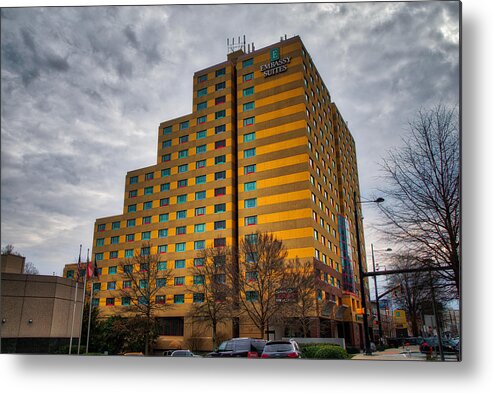 Building Metal Print featuring the photograph Atlanta Embassy Suites by Brett Engle