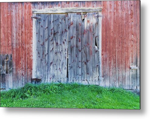 Vermont Barn Door Metal Print featuring the photograph Barn Door by Tom Singleton