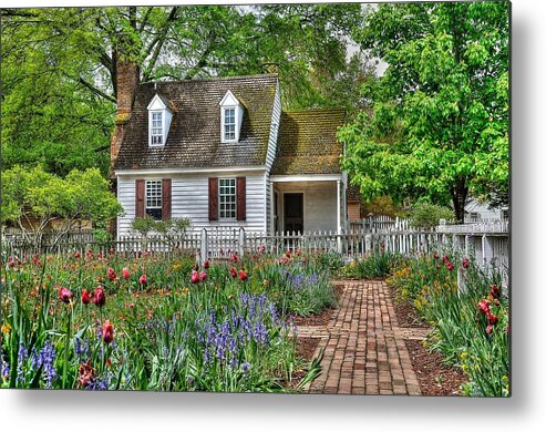  Williamsburg Metal Print featuring the photograph Colonial Williamsburg Flower Garden by Todd Hostetter
