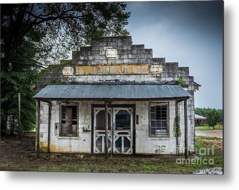 Mississippi Metal Print featuring the photograph Country Store in the Mississippi Delta by T Lowry Wilson