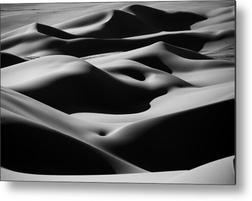 Sand Metal Print featuring the photograph Desert curves by Ivan Slosar