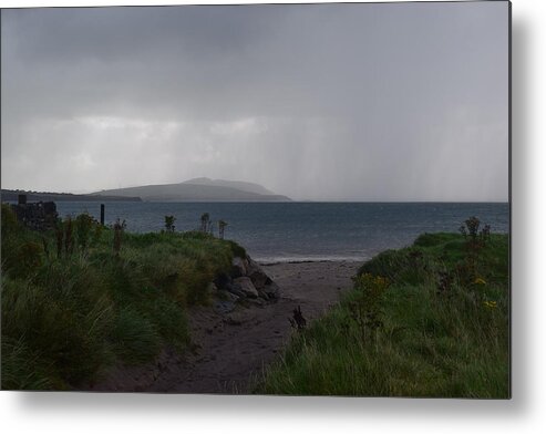 Ireland Metal Print featuring the photograph Dingle Beach by Curtis Krusie