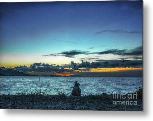 Michelle Meenawong Metal Print featuring the photograph Glowing Horizon by Michelle Meenawong