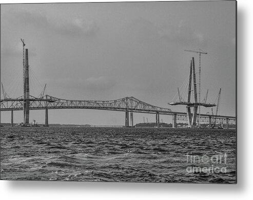 Old & New Bridges Metal Print featuring the photograph Grace and Pearman by Dale Powell