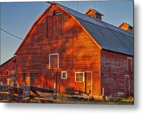 Barn Metal Print featuring the photograph Grand Old Barn by Alana Thrower