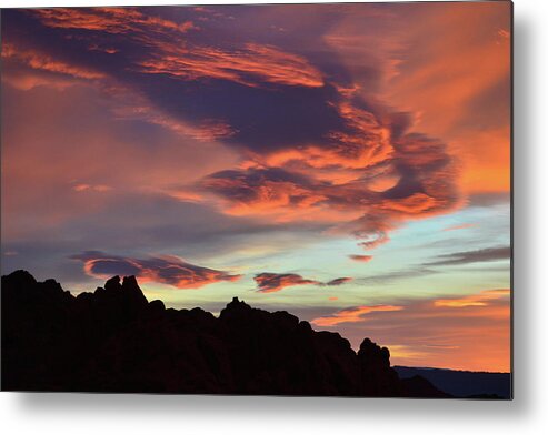 Valley Of Fire State Park Metal Print featuring the photograph Here Comes the Sun at Valley of Fire by Ray Mathis
