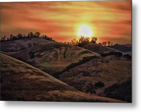 Lake San Antonio Metal Print featuring the photograph Here Comes the Sun by Beth Sargent
