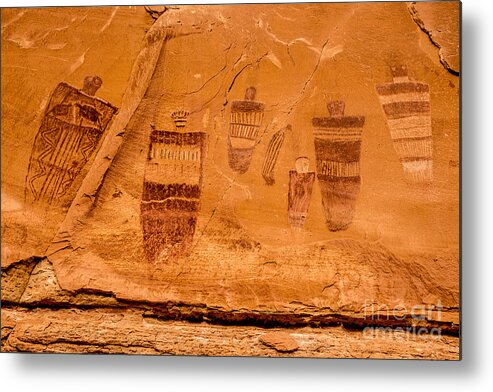 Horseshoe Canyon Metal Print featuring the photograph Horseshoe Canyon Great Gallery Group 3 Pictographs by Gary Whitton