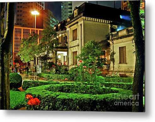 Avenida Metal Print featuring the photograph House of The Roses - Sao Paulo by Carlos Alkmin