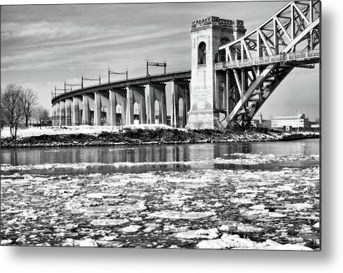 East River Metal Print featuring the photograph Ice Flows on the East River by Cate Franklyn