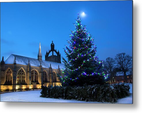 Kings College Metal Print featuring the photograph King's College in the Snow by Veli Bariskan