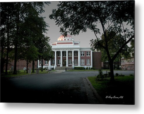 Marion Ar Metal Print featuring the photograph Marion Couthouse by DArcy Evans