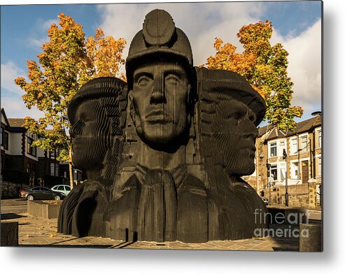 Bargoed Miners Metal Print featuring the photograph Miners In The Autumn by Steve Purnell