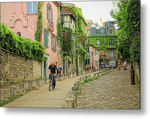 Paris Metal Print featuring the photograph Montmartre in the Morning by Mary Buck