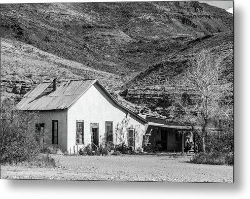 Shafter Metal Print featuring the photograph Old House and Foothills by SR Green