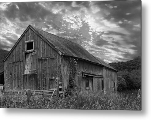 Black And White Metal Print featuring the photograph Old New England Barn 2013 bw by Bill Wakeley