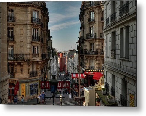 Paris Metal Print featuring the photograph Paris - Montmartre Streetscape 004 by Lance Vaughn