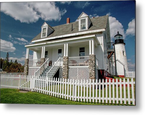 Home Metal Print featuring the photograph Pemaquid Lighthouse Keepers Home by Cathy Kovarik