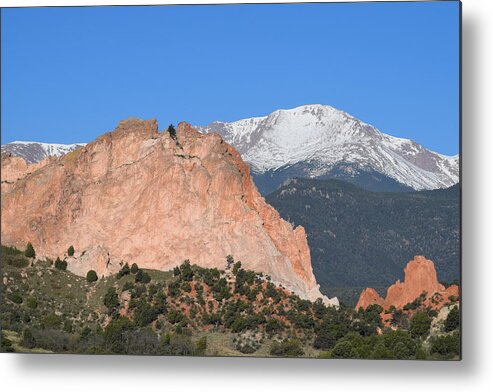 Garden Of The Gods Metal Print featuring the photograph Pikes Peak - Garden of the Gods COS by Margarethe Binkley
