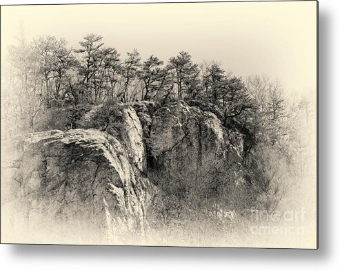 Connecticut Metal Print featuring the photograph Rocky Heights by Joe Geraci