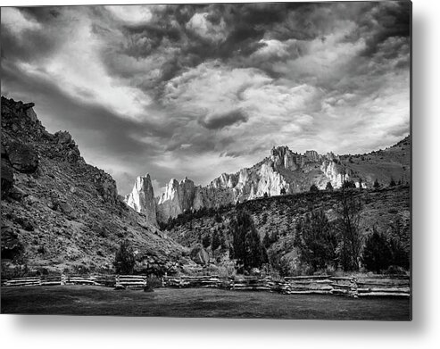 Black And White Metal Print featuring the photograph Smith Rock BW by Steven Clark