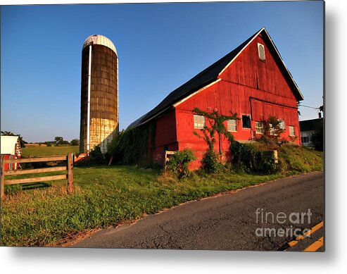 Barn Metal Print featuring the photograph Sparta Barn by Valerie Morrison