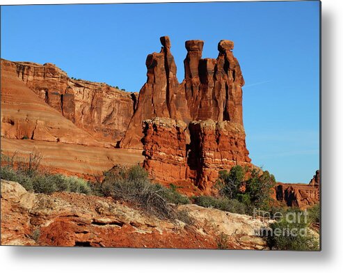 Three Gossips Metal Print featuring the photograph The Gossips of Red Rockcountry by Christiane Schulze Art And Photography