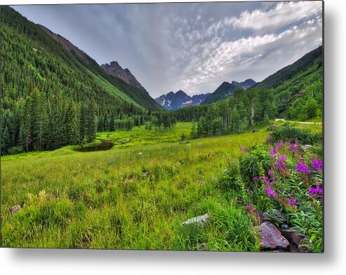 Maroon Bells Metal Print featuring the photograph The Maroon Bells - Maroon Lake - Colorado by Photography By Sai