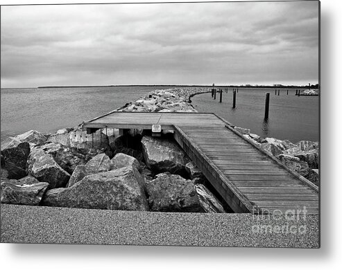 Sea Metal Print featuring the photograph The Sea Still Sings by Silva Wischeropp