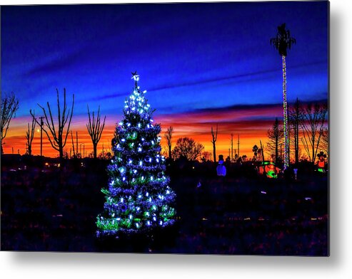 Christmas Metal Print featuring the photograph The Spirit of Christmas isn't gone by Garry Gay