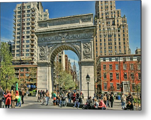 Park Metal Print featuring the photograph Washington Square Park - N Y C by Allen Beatty