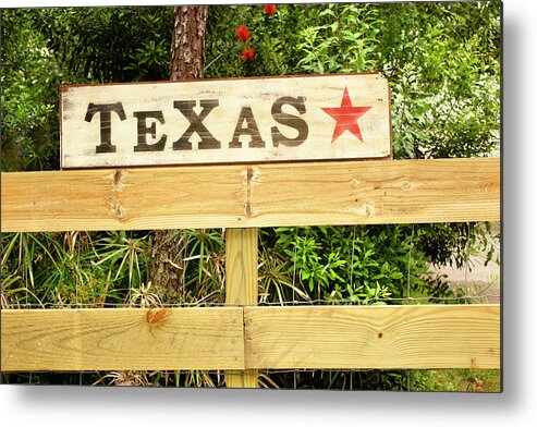 Home Decor Metal Print featuring the photograph Texas Sign With Star On Fence by Fstop123