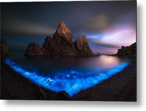 Flourescent Metal Print featuring the photograph Fluorescent Sea by Shanyewuyu