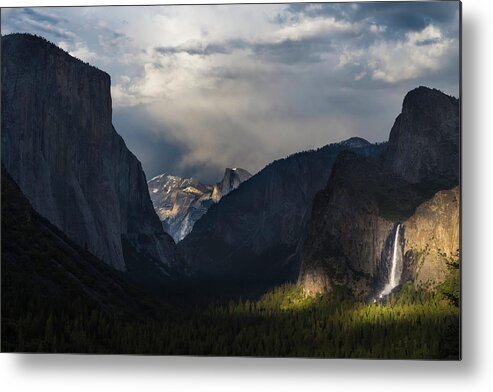 Yosemite Metal Print featuring the photograph Last Light at Yosemite Tunnel View by Larry Marshall