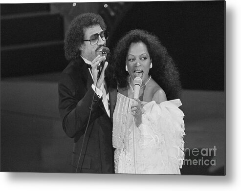 Singer Metal Print featuring the photograph Lionel Richie And Diana Ross Singing by Bettmann