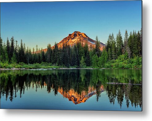 Scenics Metal Print featuring the photograph Mirror Lake by Sankar Raman