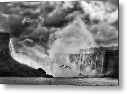 Usa Metal Print featuring the photograph The Maid Of The Mist by Yvette Depaepe