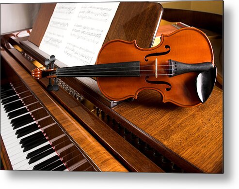 Piano Metal Print featuring the photograph Violin by Tolimir