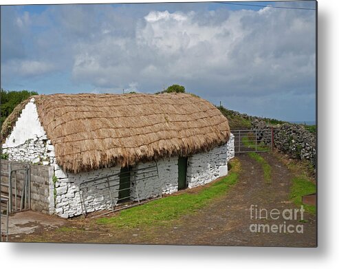 Ireland Metal Print featuring the photograph Old Barn #1 by Cindy Murphy