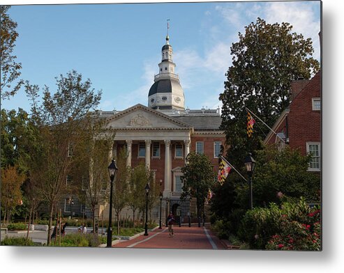 Founding Fathers Metal Print featuring the photograph Maryland state capitol building in Annapolis Maryland by Eldon McGraw