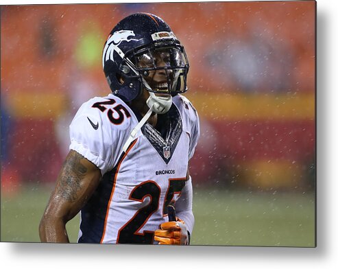 Cornerback Metal Print featuring the photograph NFL: DEC 25 Broncos at Chiefs #3 by Icon Sportswire