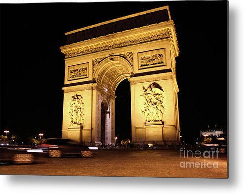 Paris Metal Print featuring the photograph Arc de Trimphe by Night by Wilko van de Kamp Fine Photo Art