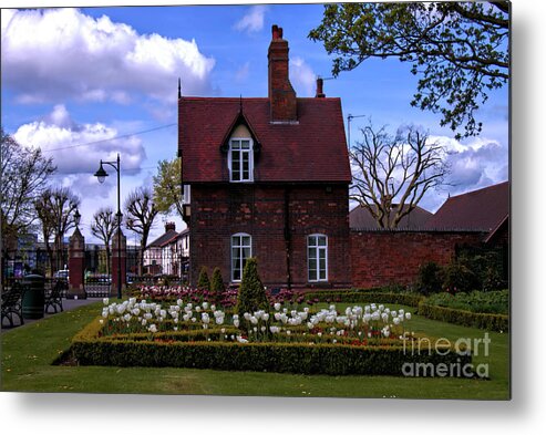 House Metal Print featuring the photograph Gatekeepers Lodge Dartmouth Park by Stephen Melia