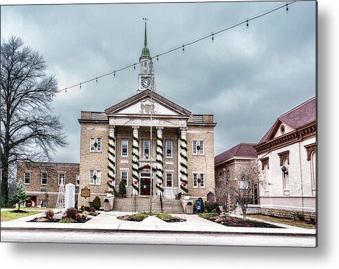 Grant County Courthouse Metal Print featuring the photograph Grant County Courthouse Christmas by Sharon Popek